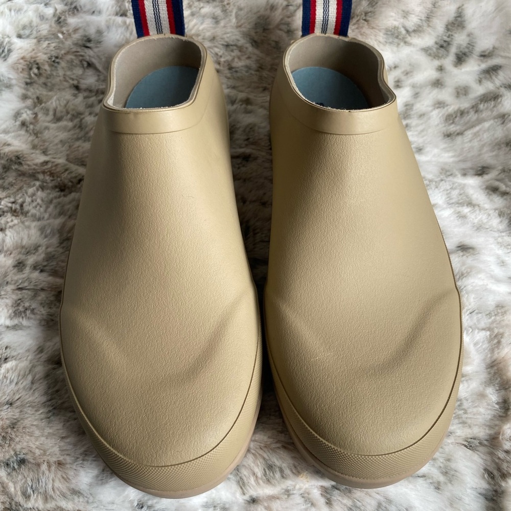SeaVees Tan Mules & Clogs